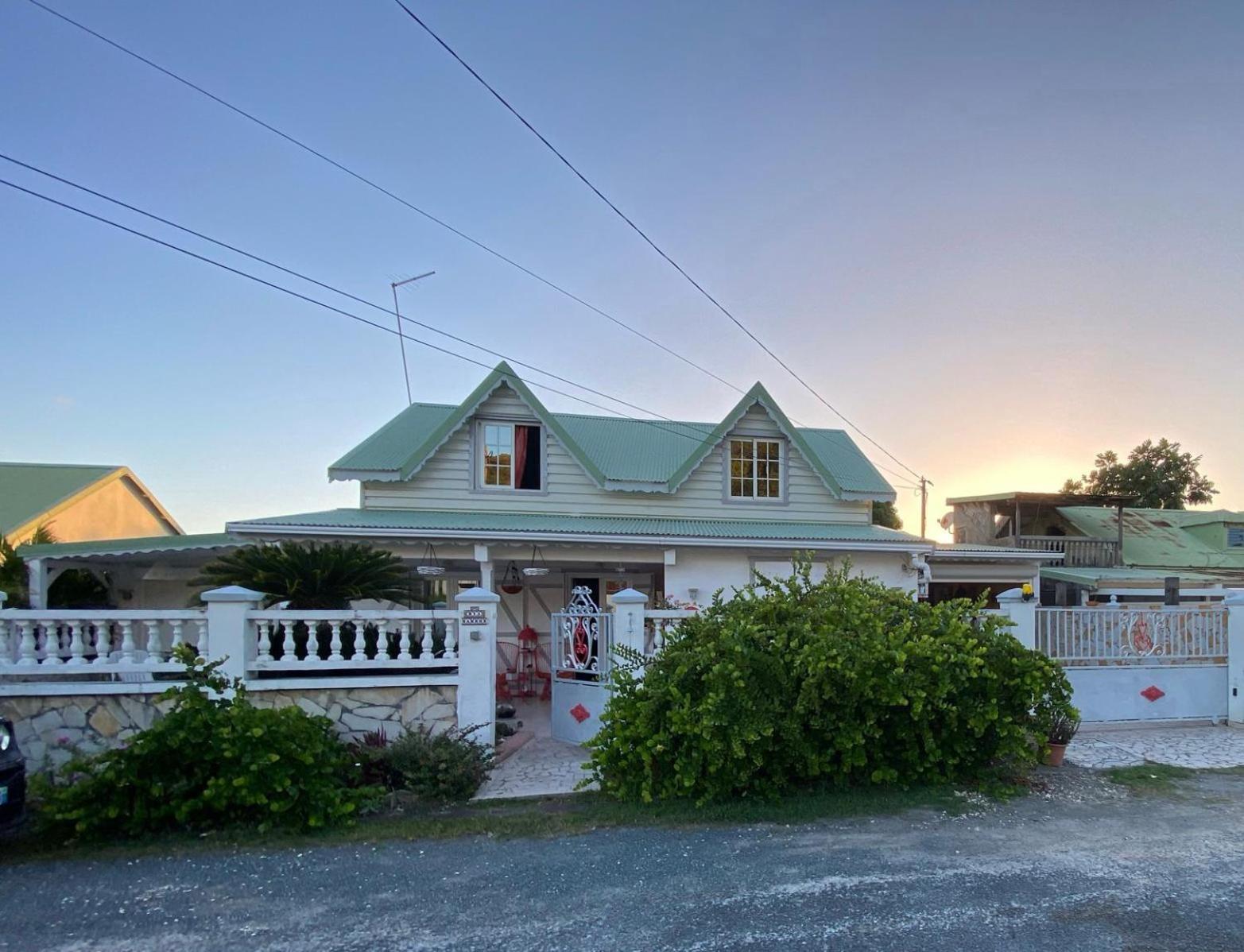Villa Adelaide Grand-Bourg  Eksteriør bilde